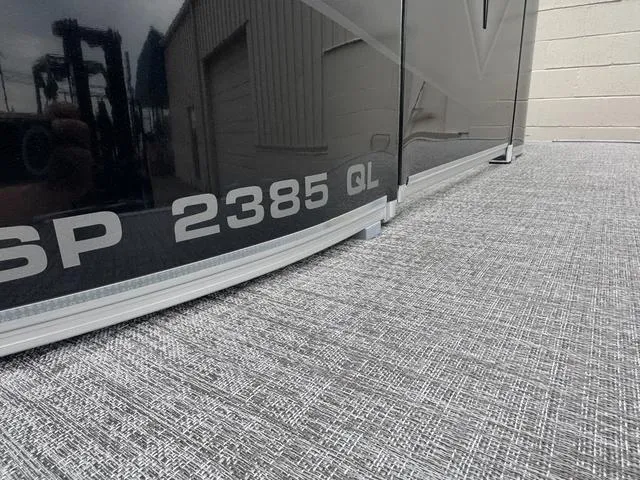 Slide: The Image of Tahoe Sport 2385 QL 2025 - 5