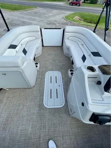 Slide: The Image of SunCatcher Select 322RC 2023 - 10