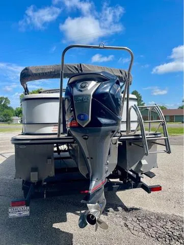 Slide: The Image of SunCatcher Select 322RC 2023 - 13