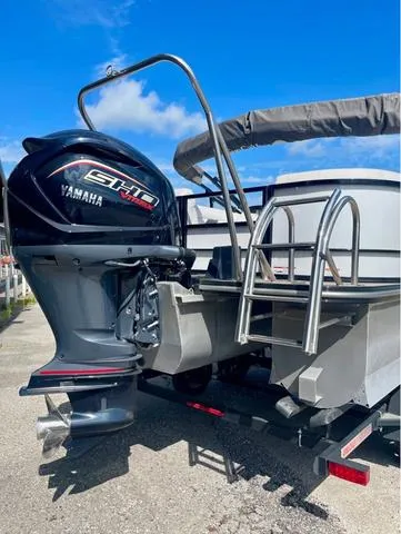 Slide: The Image of SunCatcher Select 322RC 2023 - 14