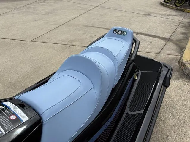 Slide: The Image of Yamaha VX Cruiser 2025 - 13