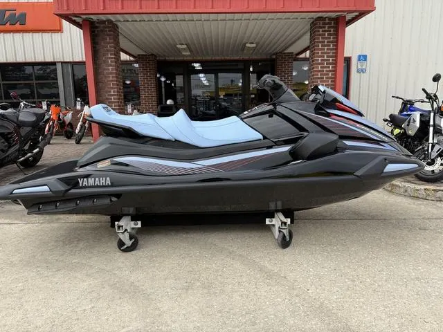 Slide: The Image of Yamaha VX Cruiser 2025 - 3