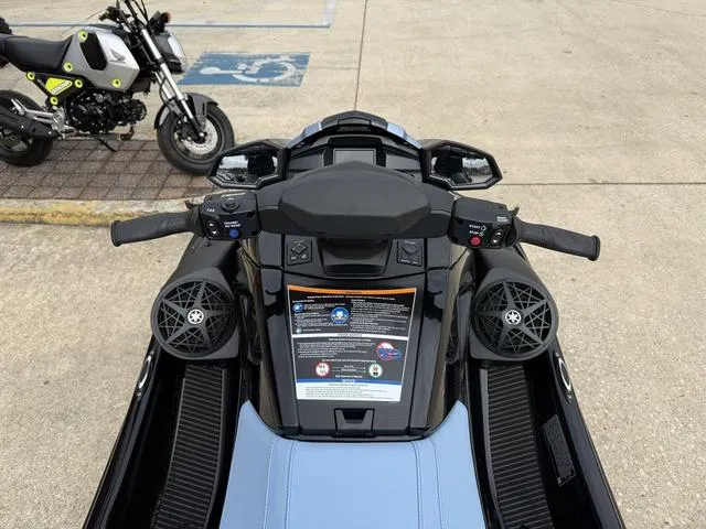 Slide: The Image of Yamaha VX Cruiser 2025 - 14