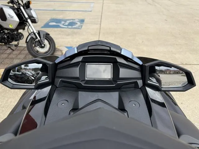 Slide: The Image of Yamaha VX Cruiser 2025 - 15