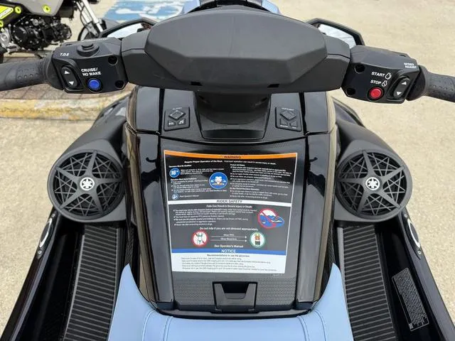 Slide: The Image of Yamaha VX Cruiser 2025 - 16