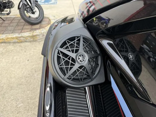 Slide: The Image of Yamaha VX Cruiser 2025 - 19