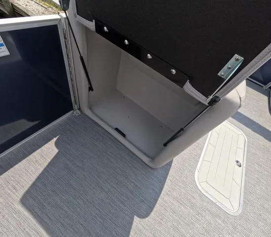 Slide: The Image of Sweetwater Sweetwater Lounge 2486 SFL In Stock Add for traile 2026 - 23