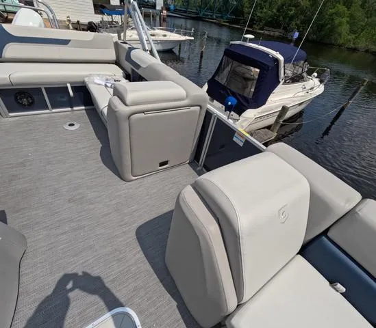 Slide: The Image of Sweetwater Sweetwater Lounge 2486 SFL In Stock Add for traile 2026 - 32