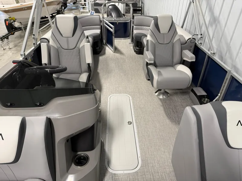 Slide: The Image of 2025 Avalon LSZ Quad Lounger interior with luxurious seating and modern design. - 13