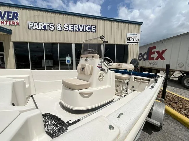 Slide: The Image of Carolina 198 DLV 2016 - 7