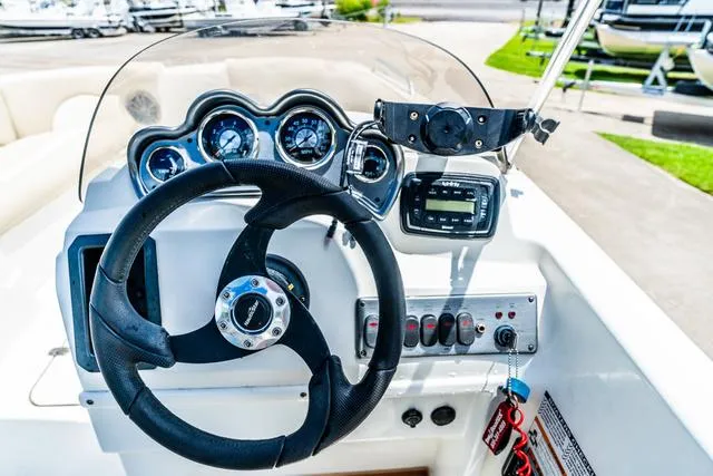 Slide: The Image of NauticStar 203 SC 2017 - 17