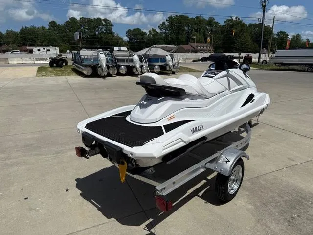 Slide: The Image of Yamaha VX Cruiser 2025 - 7