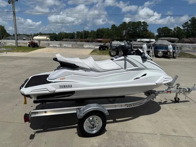 Slide: The Image of Yamaha VX Cruiser 2025 - 8