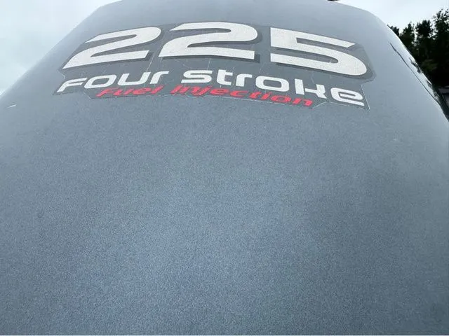 Slide: The Image of Sea Hunt Triton 220 2007 - 6