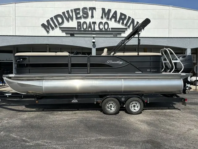 Slide: The Image of Bentley Pontoons Navigator 223 / DF150ATLSS5 2026 - 1