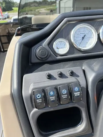 Slide: The Image of Bentley Pontoons Navigator 223 / DF150ATLSS5 2026 - 18