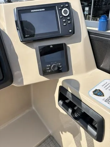 Slide: The Image of Bentley Pontoons Navigator 223 / DF150ATLSS5 2026 - 20