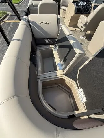 Slide: The Image of Bentley Pontoons Navigator 223 / DF150ATLSS5 2026 - 27