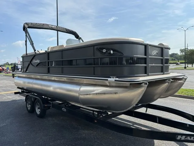 Slide: The Image of Bentley Pontoons Navigator 223 / DF150ATLSS5 2026 - 3