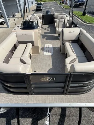Slide: The Image of Bentley Pontoons Navigator 223 / DF150ATLSS5 2026 - 8