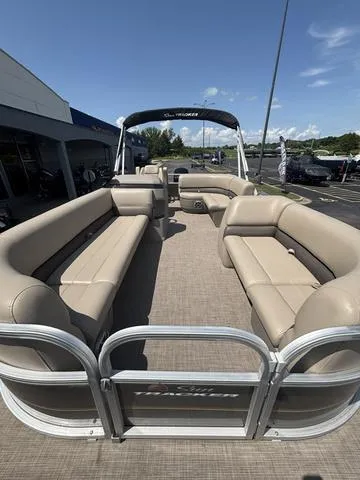 Slide: The Image of Sun Tracker Party Barge 18 DLX 2024 - 11