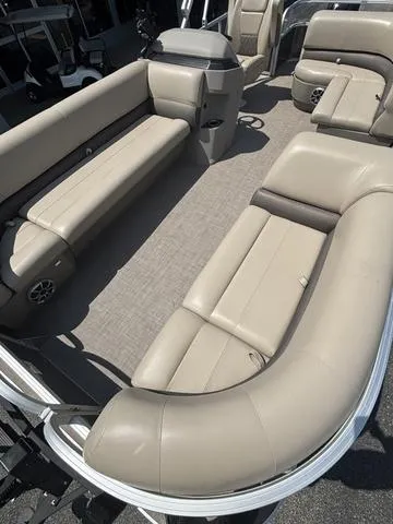 Slide: The Image of Sun Tracker Party Barge 18 DLX 2024 - 15