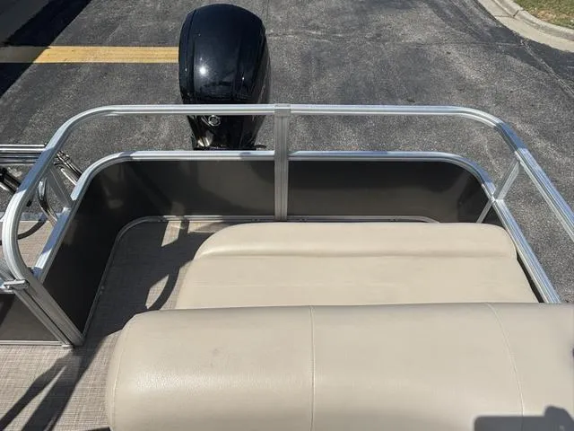 Slide: The Image of Sun Tracker Party Barge 18 DLX 2024 - 28