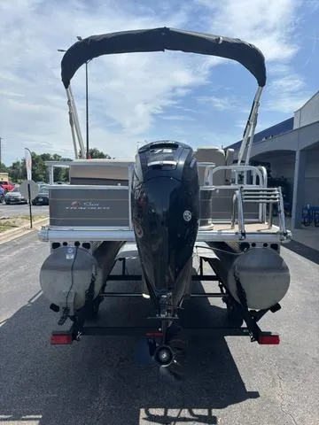 Slide: The Image of Sun Tracker Party Barge 18 DLX 2024 - 7