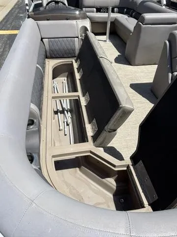 Slide: The Image of Bennington 22 SLX - Premium (22SLXP) 2018 - 13