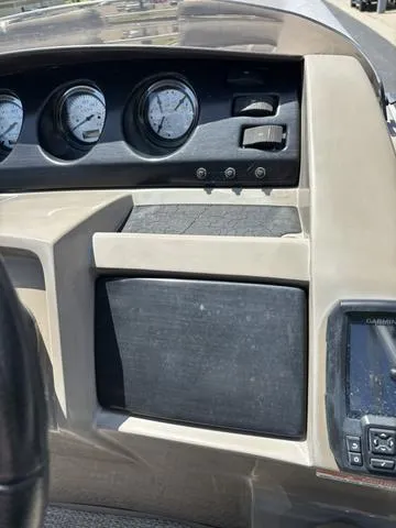 Slide: The Image of Bennington 22 SLX - Premium (22SLXP) 2018 - 20