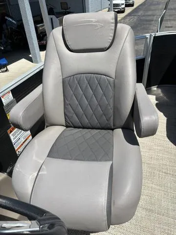 Slide: The Image of Bennington 22 SLX - Premium (22SLXP) 2018 - 24