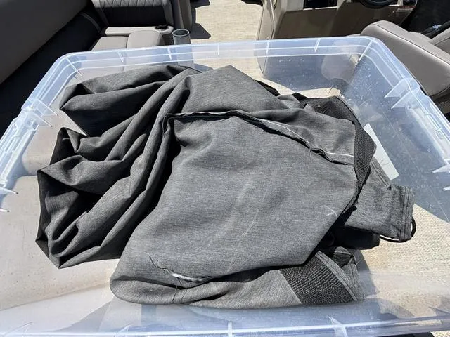 Slide: The Image of Bennington 22 SLX - Premium (22SLXP) 2018 - 28