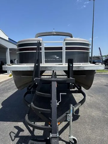 Slide: The Image of Bennington 22 SLX - Premium (22SLXP) 2018 - 3