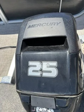 Slide: The Image of Bennington 22 SLX - Premium (22SLXP) 2018 - 35