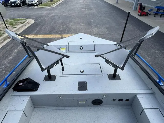 Slide: The Image of SeaArk Procat 240 / Suzuki DF250TXSS 2026 - 10