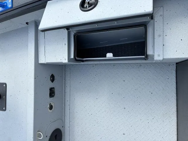 Slide: The Image of SeaArk Procat 240 / Suzuki DF250TXSS 2026 - 17