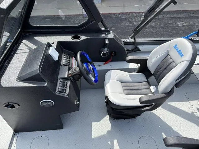 Slide: The Image of SeaArk Procat 240 / Suzuki DF250TXSS 2026 - 19