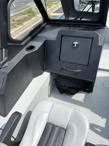 Slide: The Image of SeaArk Procat 240 / Suzuki DF250TXSS 2026 - 22