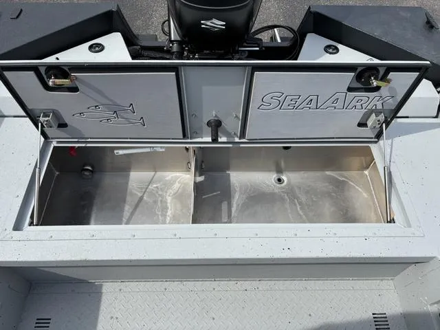 Slide: The Image of SeaArk Procat 240 / Suzuki DF250TXSS 2026 - 28