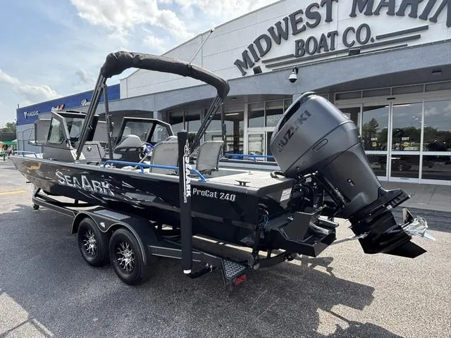Slide: The Image of SeaArk Procat 240 / Suzuki DF250TXSS 2026 - 8