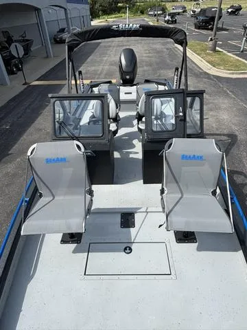 Slide: The Image of SeaArk Procat 240 / Suzuki DF250TXSS 2026 - 9