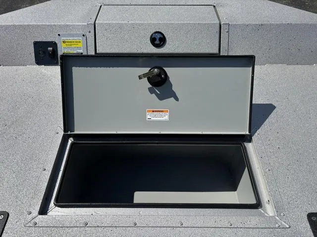 Slide: The Image of SeaArk Protege 200 / DF200ATXSS 2026 - 12