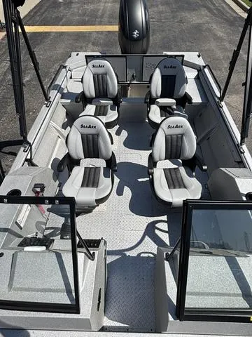 Slide: The Image of SeaArk Protege 200 / DF200ATXSS 2026 - 16