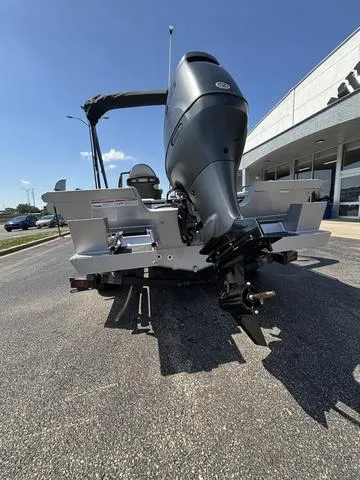 Slide: The Image of SeaArk Protege 200 / DF200ATXSS 2026 - 30