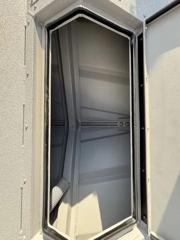 Slide: The Image of SeaArk Easy Cat / DF300APXSS 2026 - 11