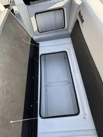 Slide: The Image of SeaArk Easy Cat / DF300APXSS 2026 - 14