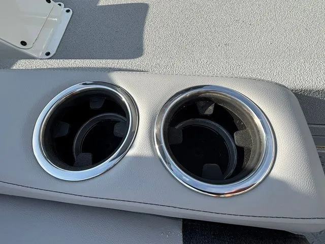 Slide: The Image of SeaArk Easy Cat / DF300APXSS 2026 - 20