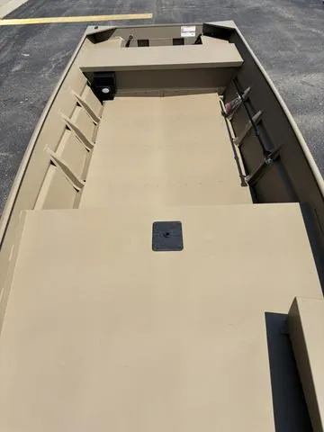 Slide: The Image of SeaArk 1652 Special 2026 - 20