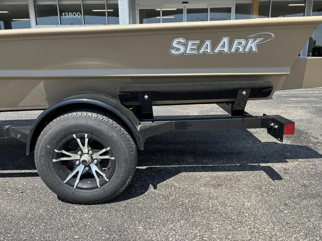 Slide: The Image of SeaArk 1652 Special 2026 - 22