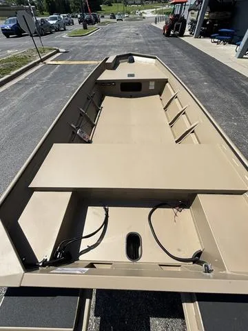 Slide: The Image of SeaArk 1652 Special 2026 - 9